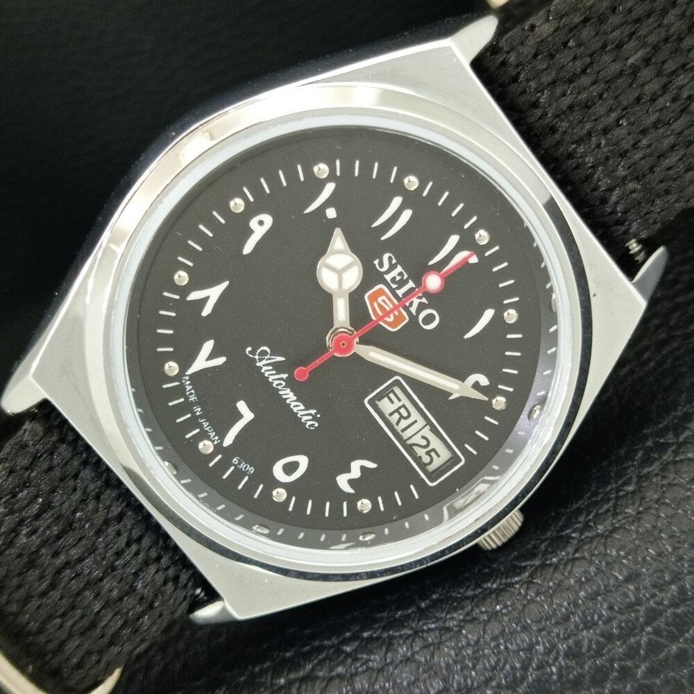 Vintage 1979 Seiko Automatic Mens Silver Watch W/daydate & Red accents